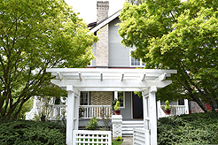 SHOWER THE BRIDE AND GROOM